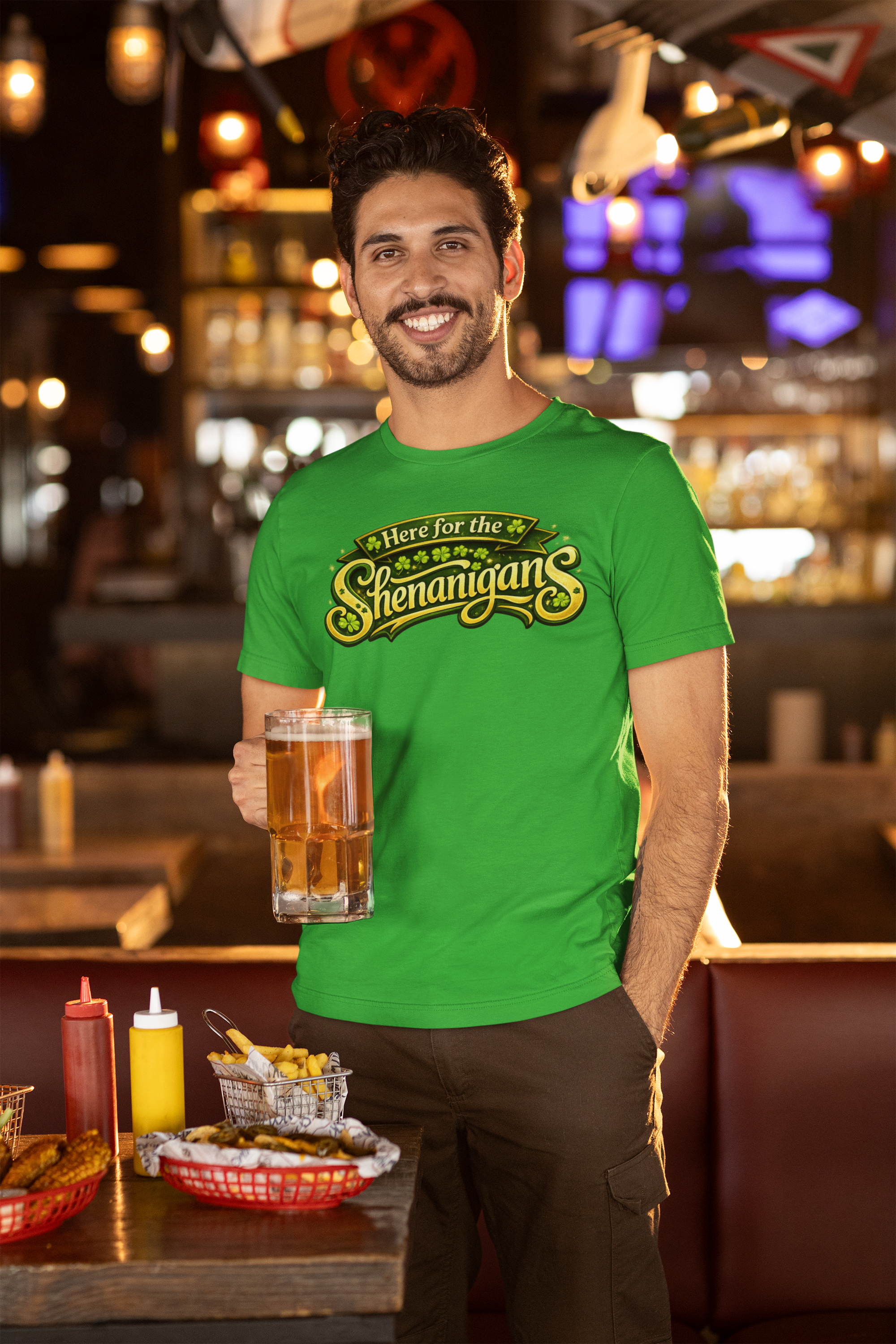 T-Shirt "Here for the Shenanigans" – Funny St. Patrick’s Day Party Tee